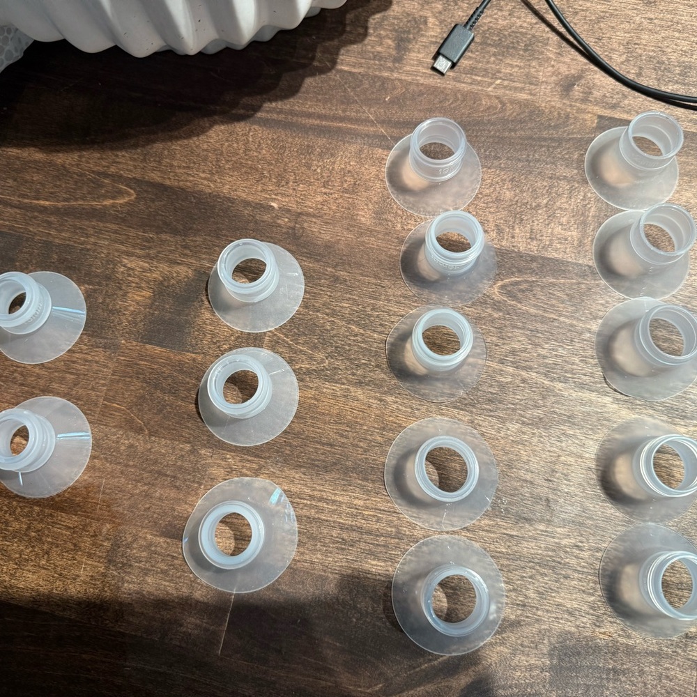 Wearable pump flange inserts